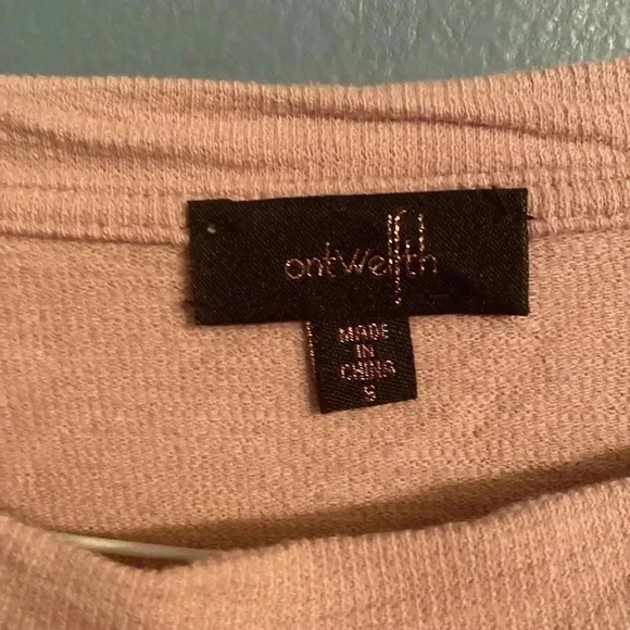 Tan and white sweater with ruffle detail - Picture 2 of 6